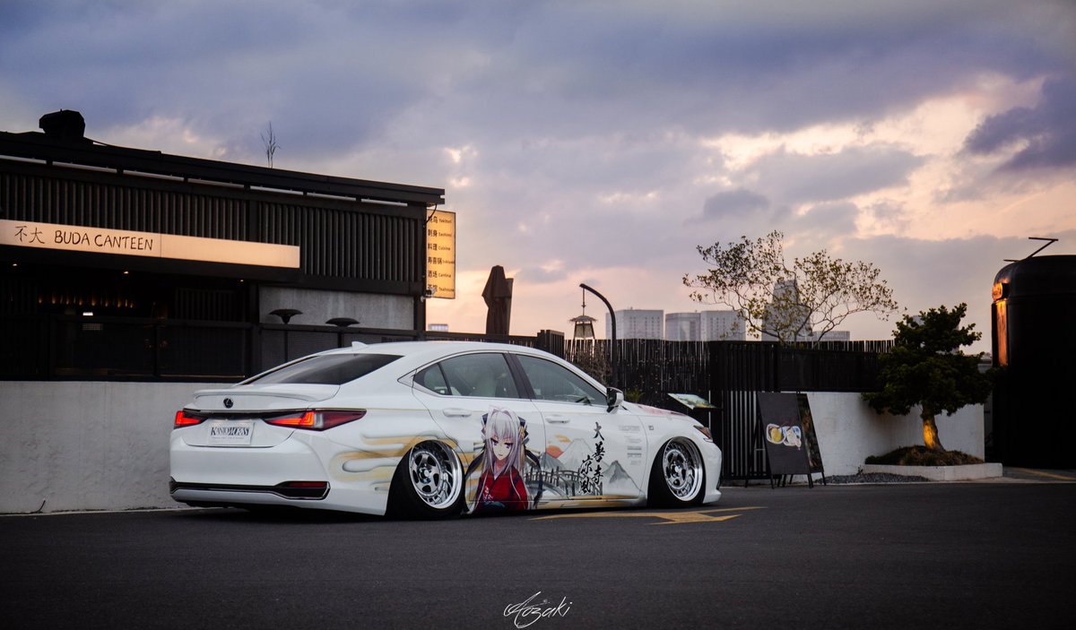 yorumi_R34's tweet photo. 中国のｴｯ!なゲーム痛車どんどん増えててびっくりしたしかっこいいしデザインセンス半端ねぇ。 https://t.co/2IEeguQN6P
