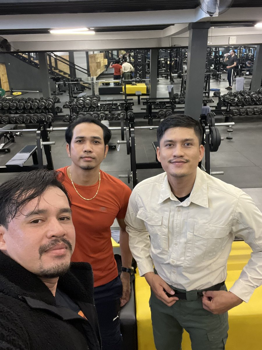 c_sitha168's tweet photo. Workout with my friends https://t.co/6szVOeNBty