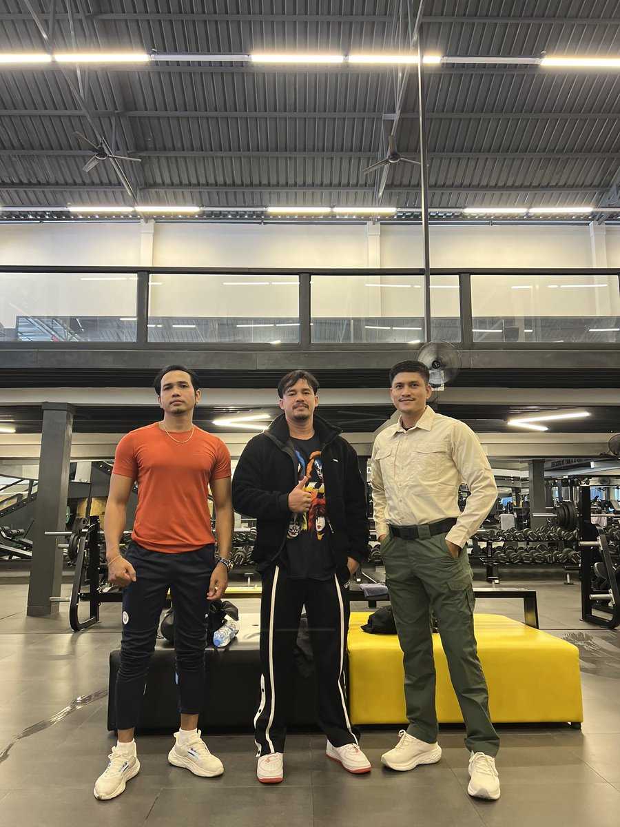 c_sitha168's tweet photo. Workout with my friends https://t.co/6szVOeNBty