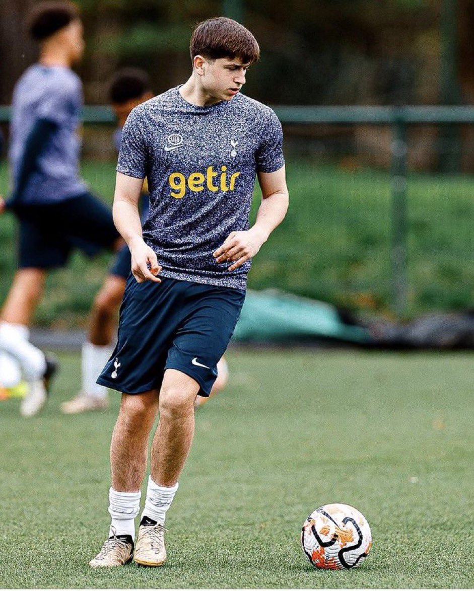 🚨Mikey Moore (16) has been involved in first team training this past week. 🏴󠁧󠁢󠁥󠁮󠁧󠁿✨ @SkySportsNews