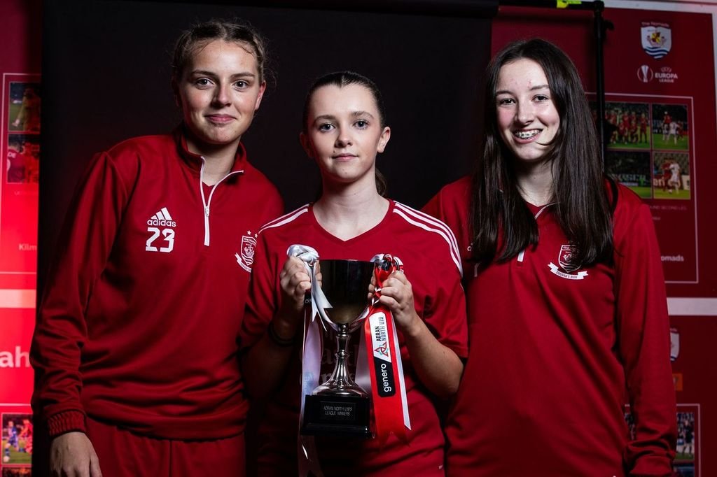 6⃣3⃣ goal contributions and counting between this trio this season!

A fully deserved trophy lift🏆

@PhoebeE_10 | <a href="/sophierawling06/">Sophie Rawling</a> | <a href="/PolWildMcgregor/">Polly Wild-McGregor</a>
