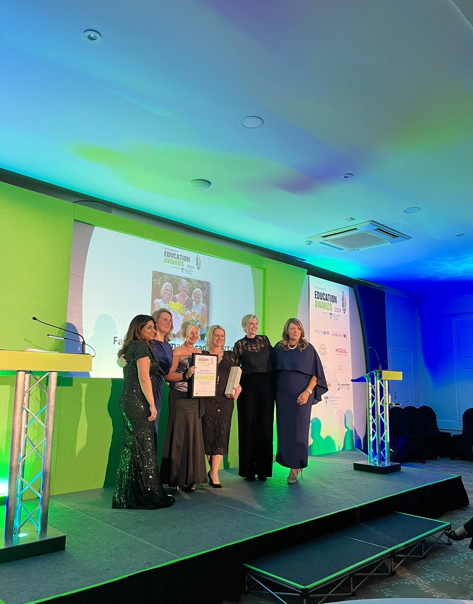 Newman_Uni's tweet photo. 🤩 | Oh what a night! We are proud to have been headline sponsors at the Worcestershire Education Awards, celebrating the achievements, passion and dedication of those who continue to make a difference in education 💙

Congratulations to all the winners and nominees 👏 #WEA2024 https://t.co/wqQlbOQ1bg