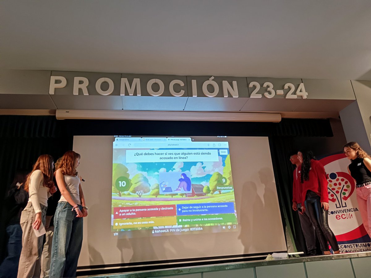 Alumnos de <a href="/SalesEstrecho/">Salesianos Estrecho</a> nos sensibilizan sobre el buen uso de las RRSS en el encuentro de AA y Mediadores de Secundaria en <a href="/JNazarenoGetafe/">Colegio Concertado Jesús Nazareno</a>. Felicidades por vuestro gran trabajo!!