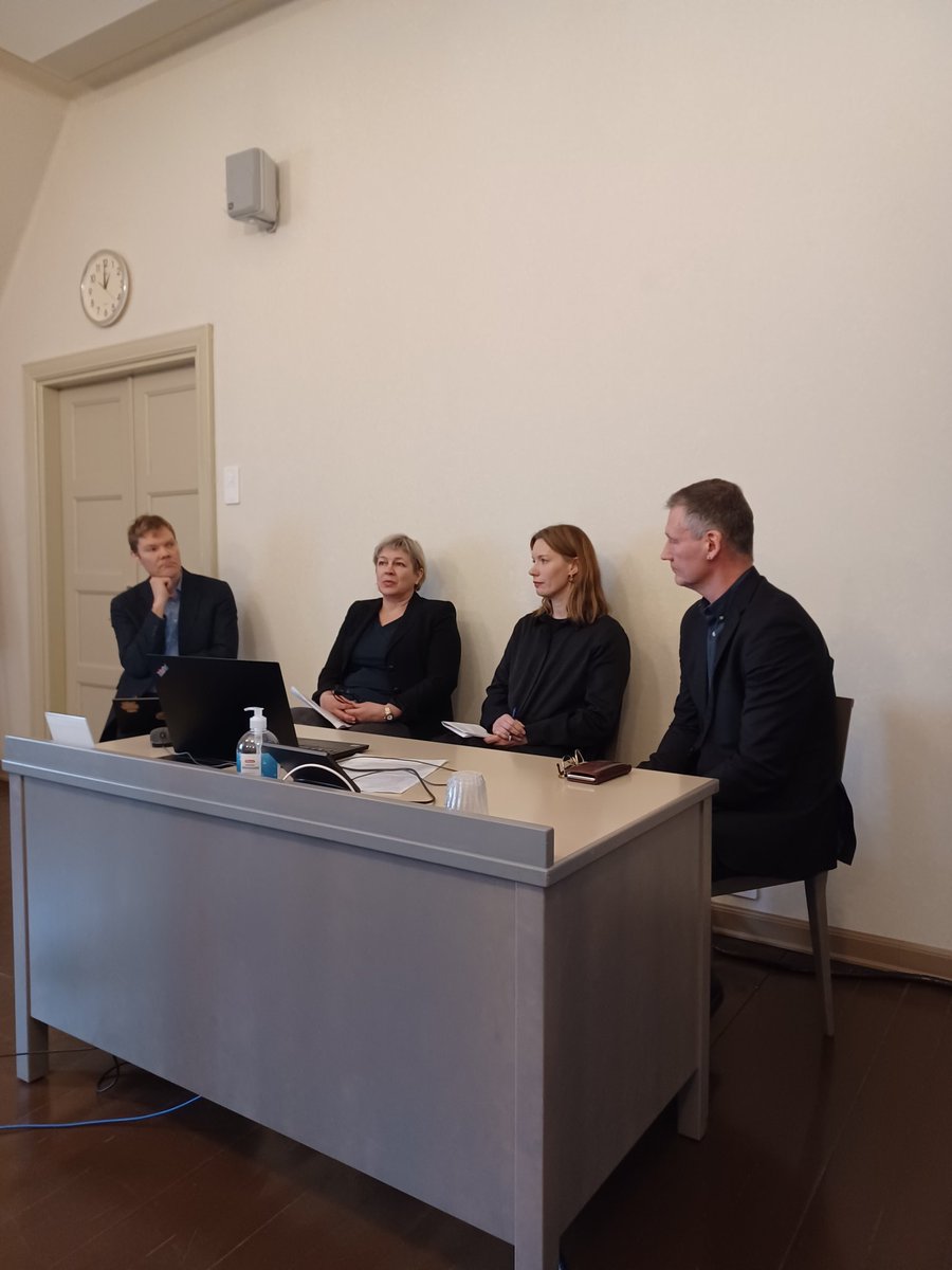 We at @FAREESVIETS are having spring seminar with an insightful roundtable ft. Ira Jänis-Isokangas, @Pauliinamir @VPTynkkynen discussing about the effects of the war on Russian-Eastern European studies.