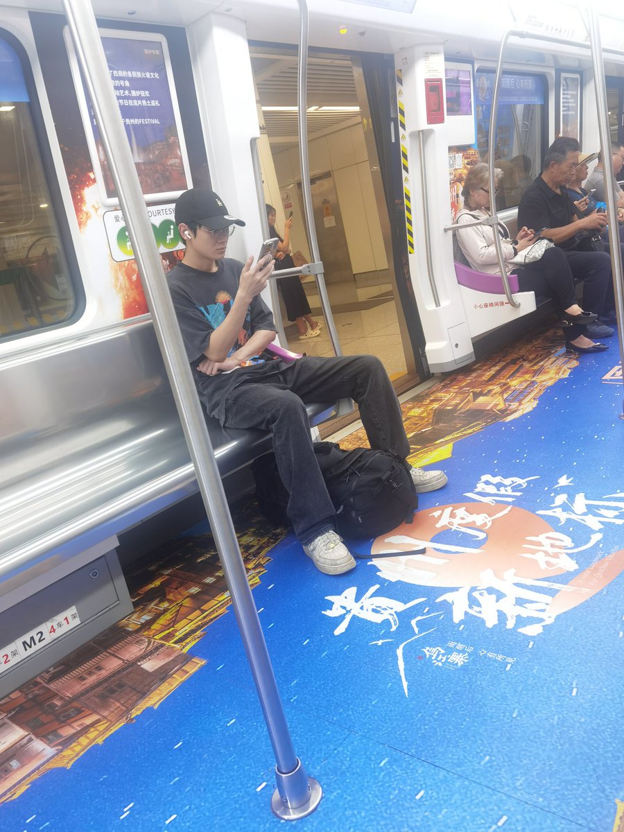 小乌云 tweet media
