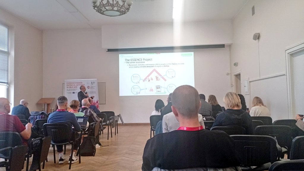 As promised, I just delivered a presentation in the #EGRAPA and @physagenet Conference in #Kaunas 
✅️Spoke about @Essence2020eu and why #Extremadura is promoting this kind of projects on Active and Healthy Aging
📸As always, a gift from the great photographer @ozgeselcevik 😊