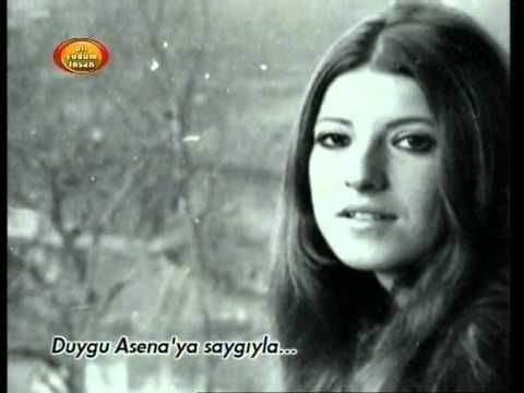 onder_a_a's tweet photo. Türkiye'de kadının var olma mücadelesinin devrimci yüreği.. Iyi ki doğdun. "Ya hoş görüp bağışlayacaklar, ya da aşağılayıp suçlayacaklar. Kadın olduğumuz için" dedin. Hala öyle Fakat ses çıkaranlar "hayır" diyenler  sayende  yüzbinlerce. Seni unutmadık, unutmayacağız  #duyguasena https://t.co/tXW9W5oOYK