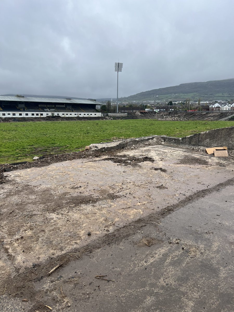 18 years ago I oversaw the installation of new floodlights @CasementPark for @AontroimGAA & @UlsterGAA The lights were a beacon of the growing confidence of the GAA in Belfast! They will be missed temporarily but a new beacon for the GAA, sport & communities here will follow! 🏟️