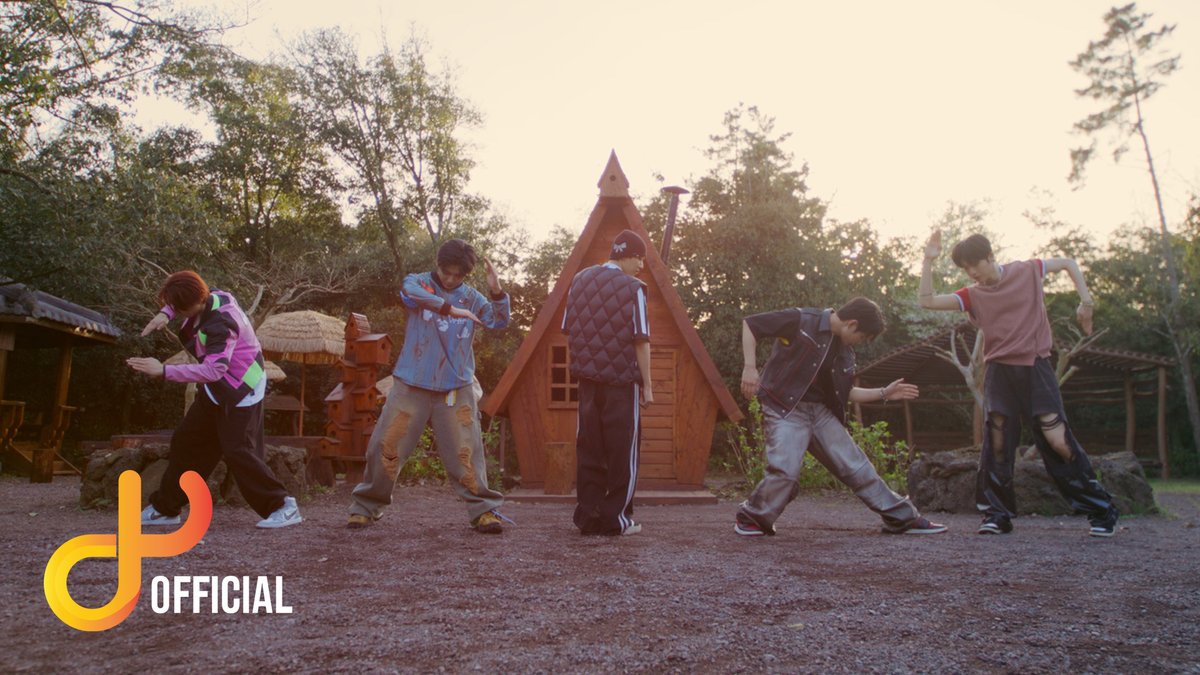 DKZ 2nd Mini Album [REBOOT]

🎞'Like a Movie' MV (Performance ver.)
youtu.be/OMcTuMAMJ9s

🎶 2024.04.12 18:00 (KST)

#DKZ #디케이지
#REBOOT
#LikeaMovie