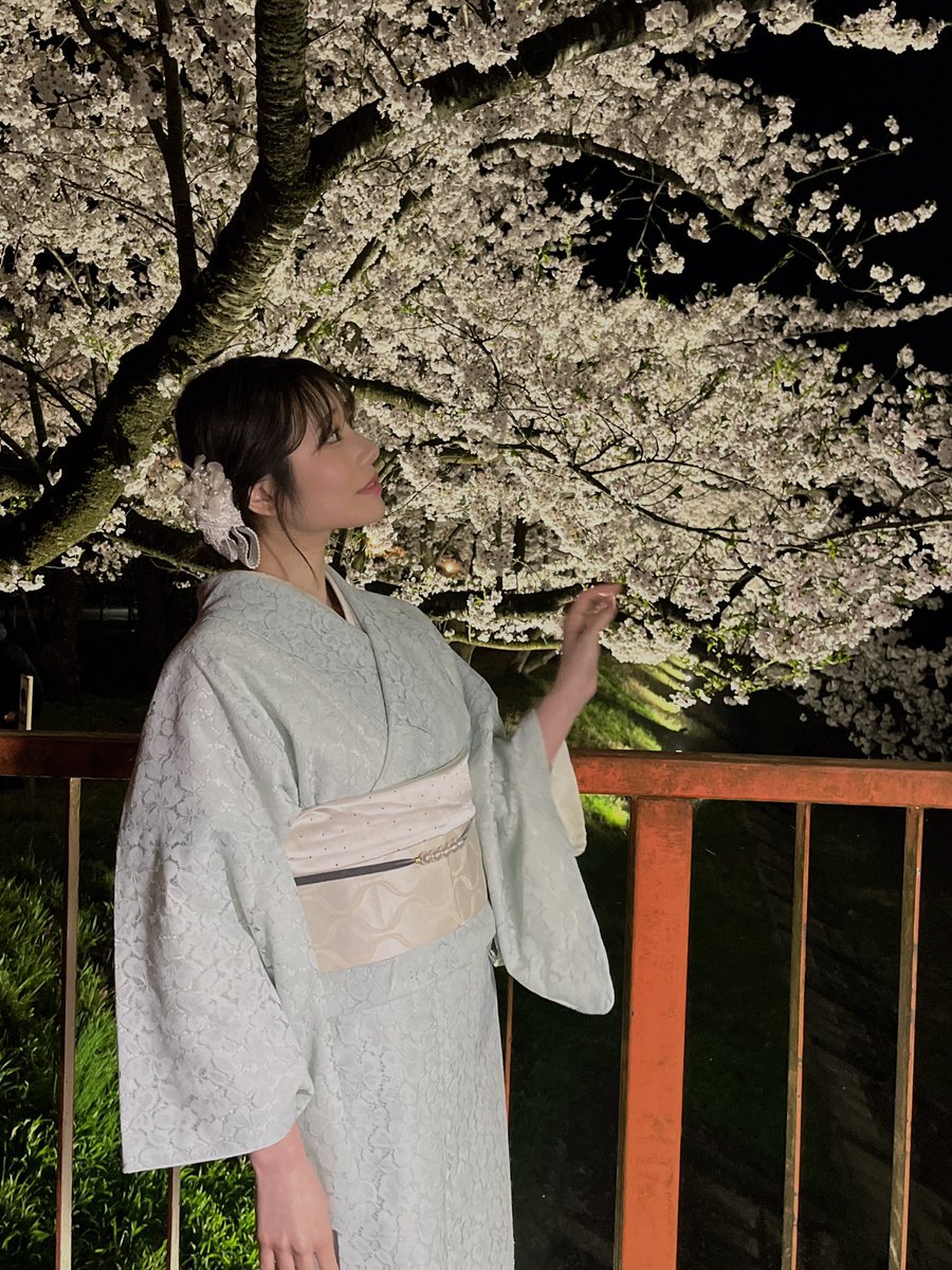 秋田ロケ無事終わりました🌾🤍

スタッフさんの沢山の協力のなか
あらゆる場所を巡り撮影してきました🚗

日々優しく温かい現場を作って下さって
本当に楽しい毎日でした🙏🏻´-

一緒にこのロケを過ごしてくれた
スタッフさん方に心から感謝です🤍

今回の作品を皆さんに
お届けできる日を楽しみにしています💐

 #秋田ロケ