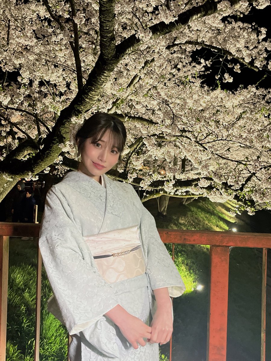 秋田ロケ無事終わりました🌾🤍

スタッフさんの沢山の協力のなか
あらゆる場所を巡り撮影してきました🚗

日々優しく温かい現場を作って下さって
本当に楽しい毎日でした🙏🏻´-

一緒にこのロケを過ごしてくれた
スタッフさん方に心から感謝です🤍

今回の作品を皆さんに
お届けできる日を楽しみにしています💐

 #秋田ロケ