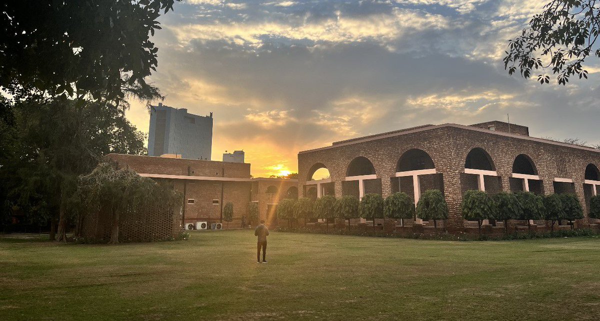 'In the right light, at the right time, everything is extraordinary.' - Aaron Rose Presenting this week’s best submission for our photo of the week series Picture Credit- Sachin John Thomas, PGDM’23 #mdigurgaon