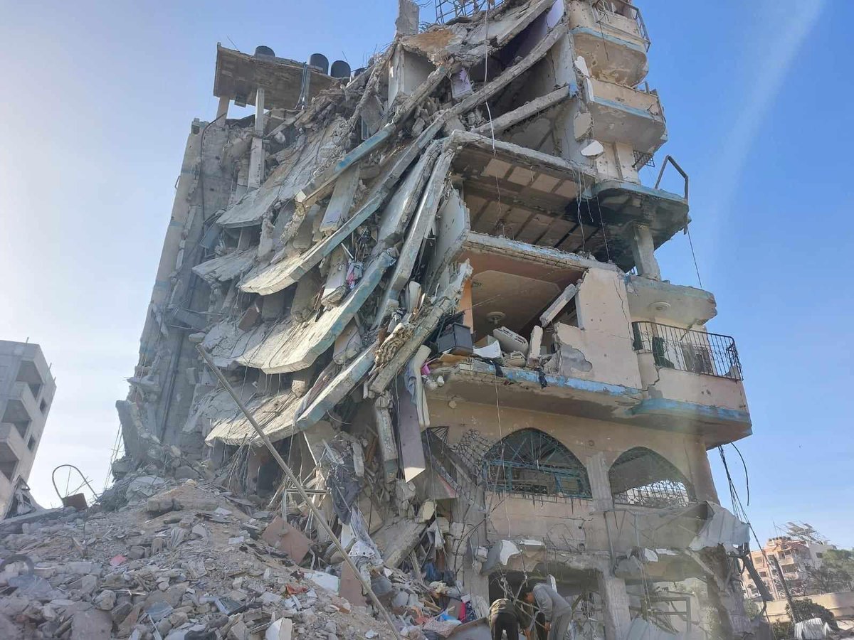The indiscriminate Israeli bombardment of Gaza, with Western arms, has destroyed or damaged at least 400k Palestinian homes. This is the apartment building where one of my NRC colleagues has survived in Northern Gaza in recent months. It is a an outrage that will not be forgotten