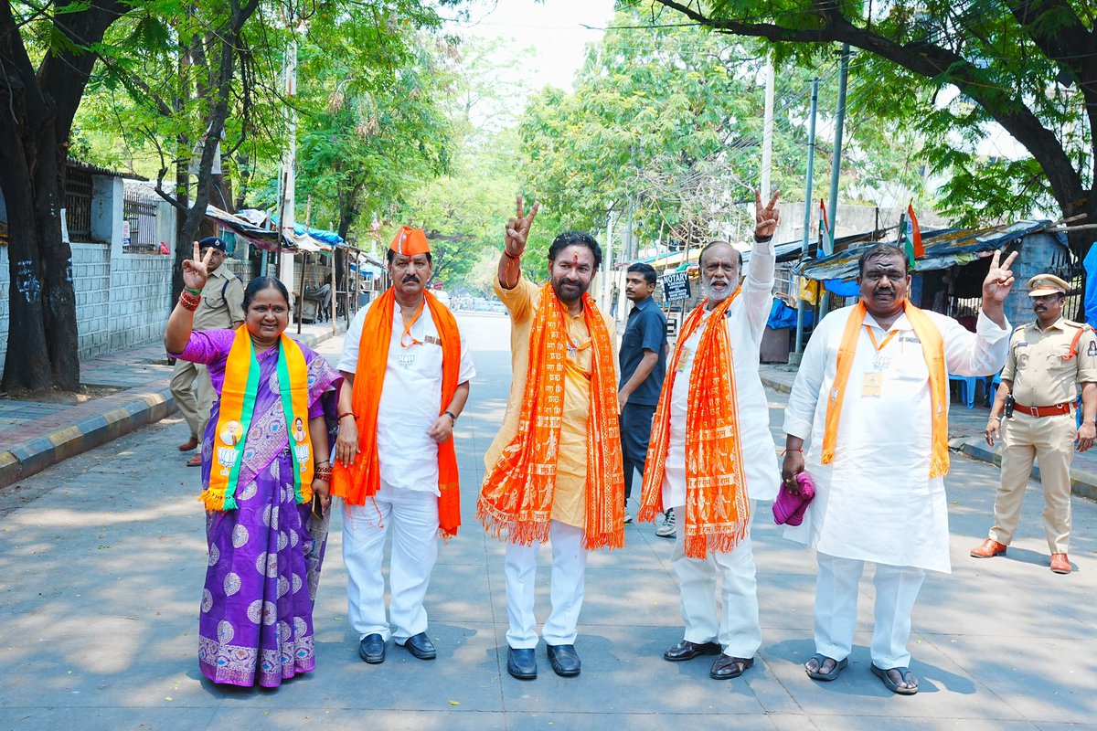 An important step towards my journey of serving the people of Secunderabad, again. Honoured to file nomination papers for Lok Sabha election 2024 as BJP candidate. Come June 4, I am confident that Secunderabad & Telangana will make the PM Shri @Narendramodi ji victorious for