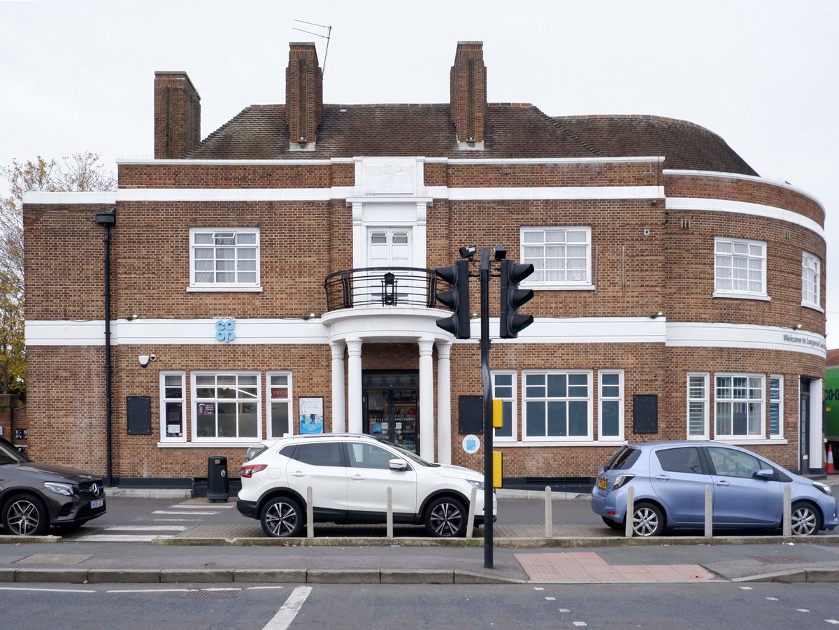 The former Dr. Johnson Public House, Barkingside, Redbridge 1938 H. Reginald Ross buff.ly/3Ojwq6H