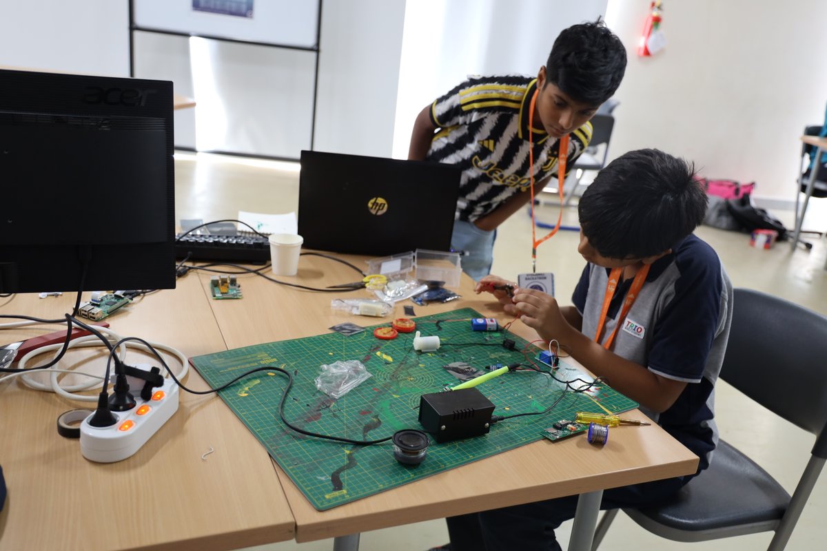 The SIS Hackathon is officially underway, with 35 talented individuals participating across both junior and senior categories. Best wishes to all teams as they dive into their innovative projects! #SISHackathon #SISlearns #interschool #technology #ibschool