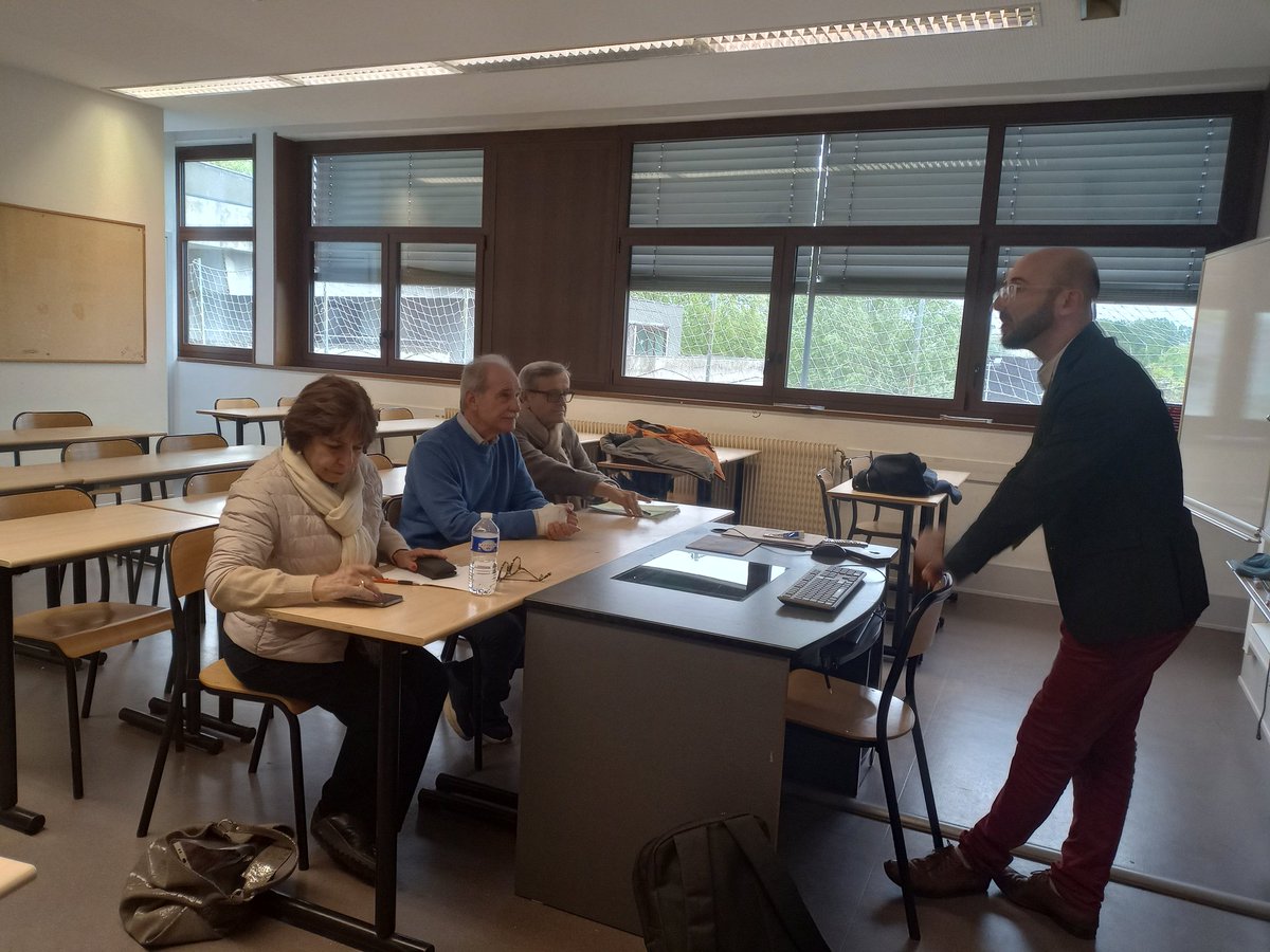 Immense honneur d'accueillir l'association des amici del loggione del <a href="/teatroallascala/">Teatro alla Scala</a>, et leur présenter nos pratiques d'EAC. Avec nos enseignants, <a href="/d_chevalley/">Daniel Chevalley</a> , <a href="/PRUVOSTFrdric2/">PRUVOST Frédéric</a> , la <a href="/LectureDaac/">Lecture-écriture Daac Strasbourg</a> ! Une belle rencontre, grâce au programme <a href="/EUErasmusPlus/">Erasmus+</a> <a href="/acstrasbourg/">Académie Strasbourg</a> <a href="/dareic/">Denis Rey</a> 🙏!