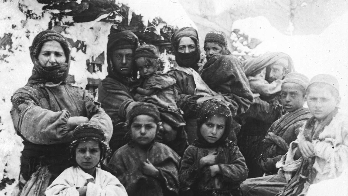 #taldiacomavui, el 1915, l'Imperi otomà va començar el Genocidi armeni. Fou un conjunt d matances i deportacions massives d la població armènia d l'actual territori d Turquia efectuades x l'Imperi Otomà entre 1915 i 1923, especialment durant el règim dls Joves Turcs.