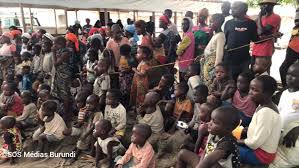 alex_bigera's tweet photo. @Urgent4Refugees at  Transit Camp in @UviraTerritory @Kavimvira,@hunger is @killing those refugees, children, women, elders, girls and boys, they never received food from @WFP @Refugees caused of @floodbreakdown 🛣️ read now they are seeking food from @citizens @verysad https://t.co/yka3TwHRuz