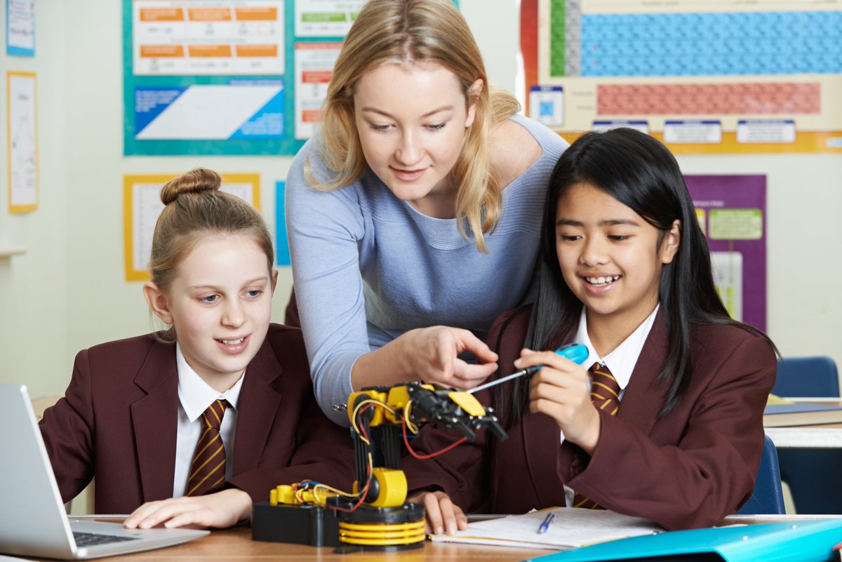 East Sheen Primary School are hiring a Teaching Assistant Apprentice in East Sheen now! To find out more click the link below.
achievingforchildren.org.uk/pages/way2work…
#way2work #apprenticeships #eastsheen #teachingassistant #eastsheen