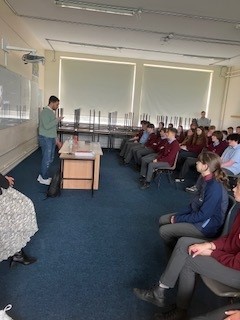 Clare County Council's Integration Team was delighted to be invited to St. Joseph's Secondary School in Spanish Point to deliver a presentation to 3rd year CSPE students on International Protection Applicants and Beneficiaries of Temporary Protection.
1/2