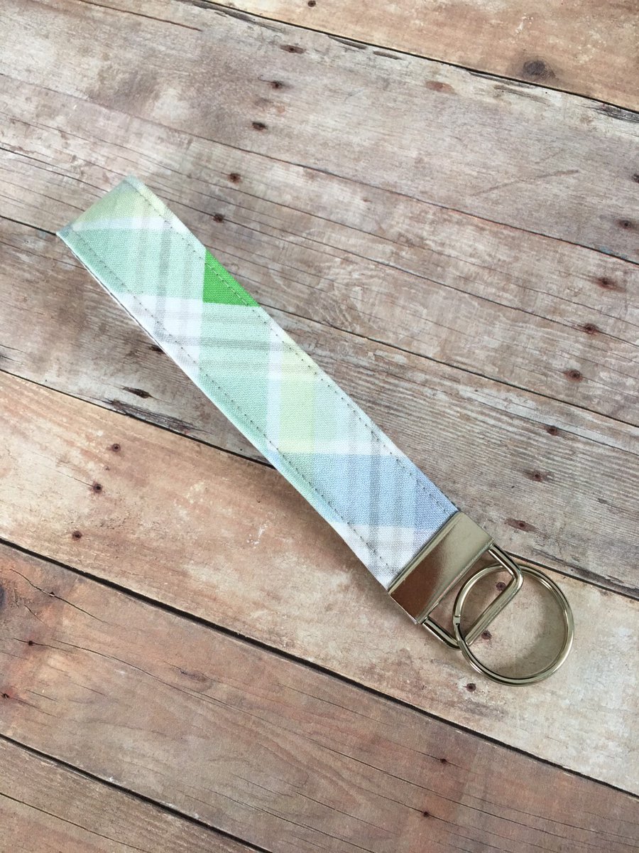 Easter Key fob, plaid Keychain, Key holder, Wristlet, pastel plaid print, Easter Basket gift, Key Lanyard, Wrist Key Holder, Key Fob tuppu.net/b3efb6dc #giftsunder10 #KingdomWorkshop #MemorialDay #MothersDay #Handmadegifts #GiftsforMom #GiftsUnder5