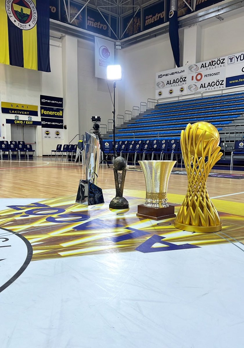 heybetli, görkemli 👑
🏆 FİBA Super Cup
🏆 Türkiye Kupası
🏆 Euroleague Women
🏆 Türkiye Ligi