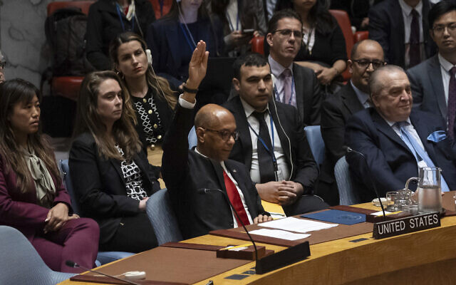 Yesterday, the US vetoed Palestine’s request for full UN membership, blocking world recognition of Palestinian statehood. The US’s campaign to pressure other UN states failed, however, with 12 votes in support and two abstentions: Britain and Switzerland 🇵🇸 (1/3)