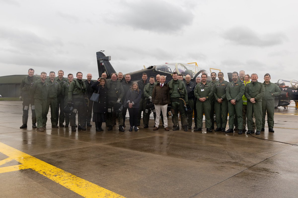 Today we wish happy retirement to one of our finest. Flt Lt Al Dolding's final sortie with 11 Sqn QEAF marked the end of a 44 year career with 7000 hours of jet flying. Wg Cdr Mark Lawson, OC 11 Sqn, said: 'Dolders is gentleman aviator and I've loved working with him.” 👏🥂🍾✈️