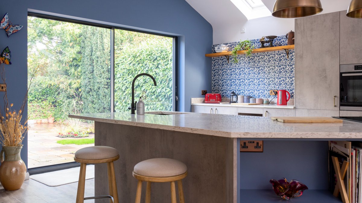 JohnKnightGlass's tweet photo. A slimline sliding door installation on the Wirral featuring out Knight Line sliding door.

Aluminium Sliding Door Wirral| John Knight Glass https://t.co/7PaXCmBjuN