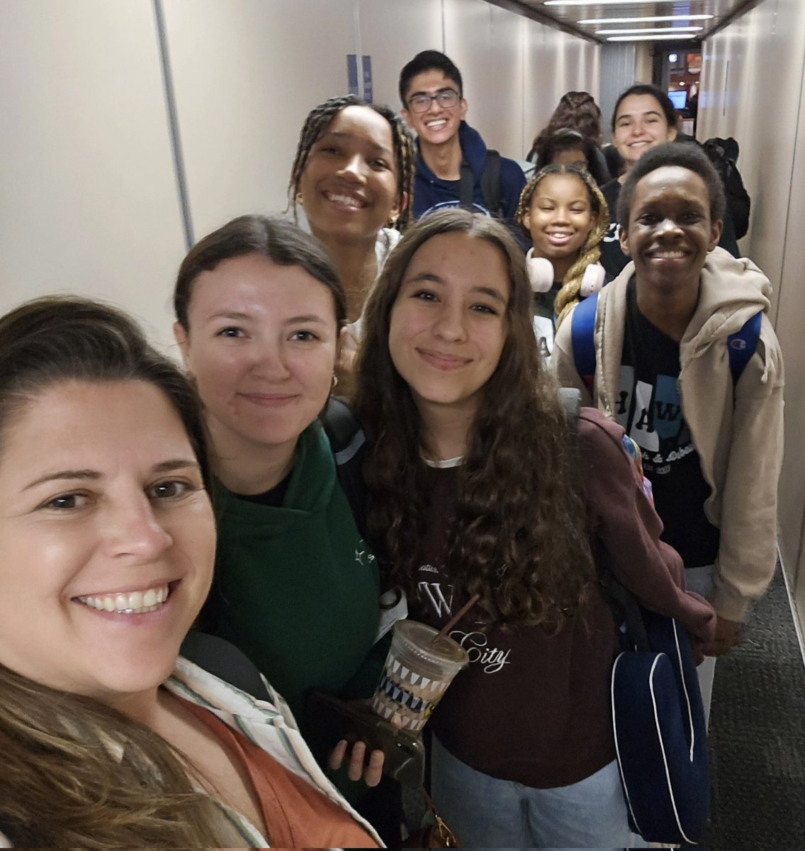 Headed out bright and early this morning - bound for the Debate TOC in Kentucky! 

Let's go, Hawks!