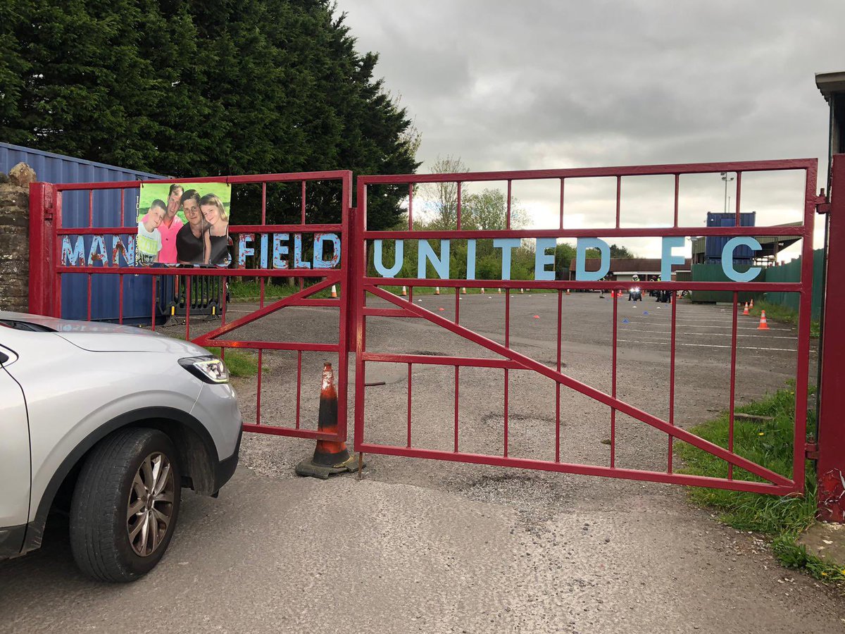 The walkers on the second leg of the day have just passed Cossham Street, the home of @MangotsfieldUtd, as they near ever closer to @ChipTownFC tomorrow!