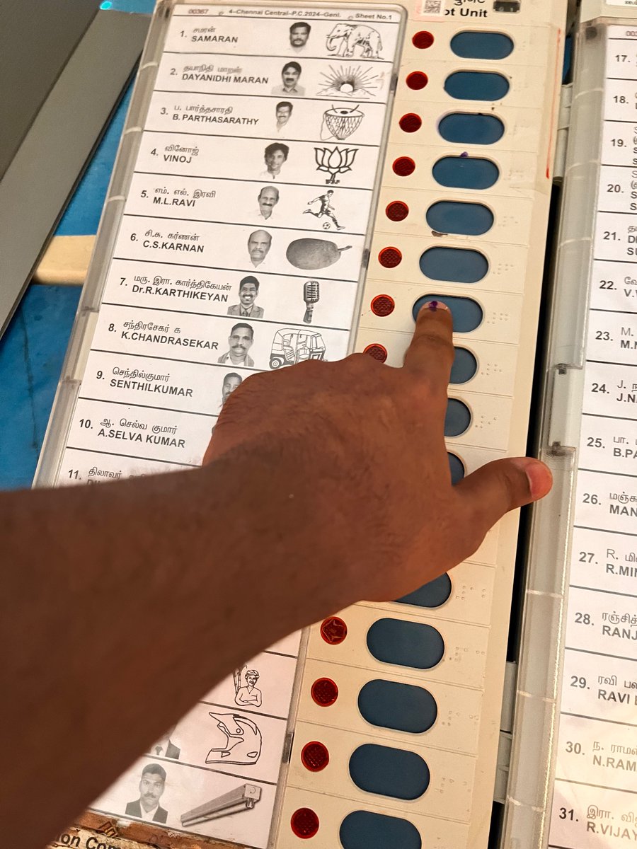 Khaleefece's tweet photo. Feeling proud to cast my vote for an educated candidate from a clean political party in India
#NTK #Elections2024 #ElectionDay #PollingDay #TNElection2024 https://t.co/RbvFKHQZtE