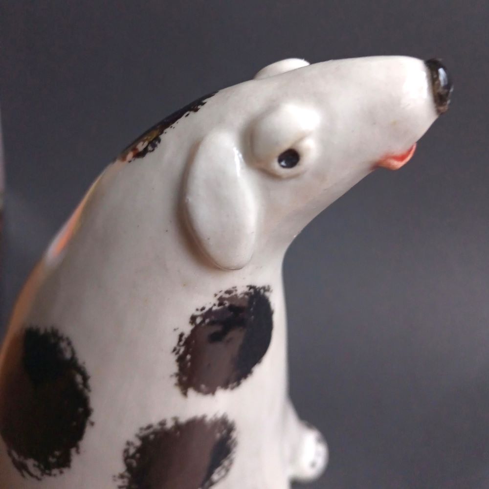 This ceramic dog is bound to make you smile - the cheekiest face, enough to melt your heart!  

He is made from strong stoneware clay & so can be displayed indoors or outdoors in any weather, as it is frost-proof and sun-proof  

thebritishcrafthouse.co.uk/product/cerami…… 

#elevenseshour #tbch