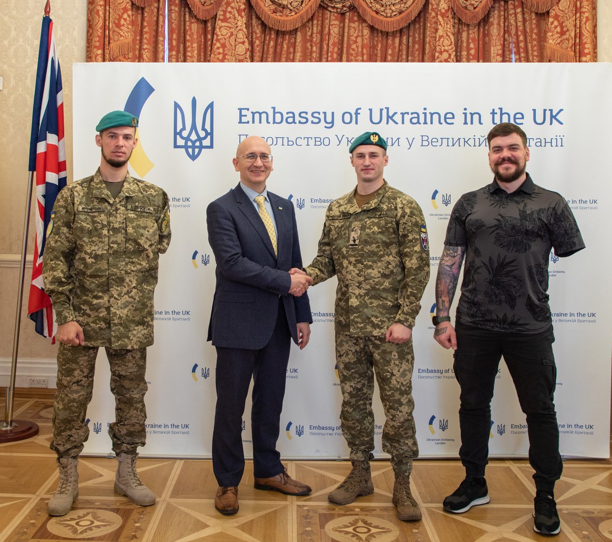 It was an absolute honour to welcome the Ukrainian Marine Corps team that will run @LondonMarathon this Sunday. We discussed their preparations for the run, along with many other topics – and we will definitely be cheering for them on April 21!