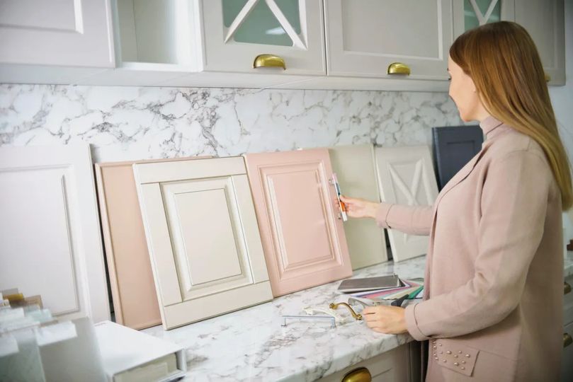 #kitchenremodeling #bathroomremodeling

Choosing the right doors for your cabinets is no small decision. After all, they’re an important visual element in your kitchen, meaning the design you choose will have a significant impact... read more 👇👇👇
potomackitchenandbath.com/cabinet-door-s…