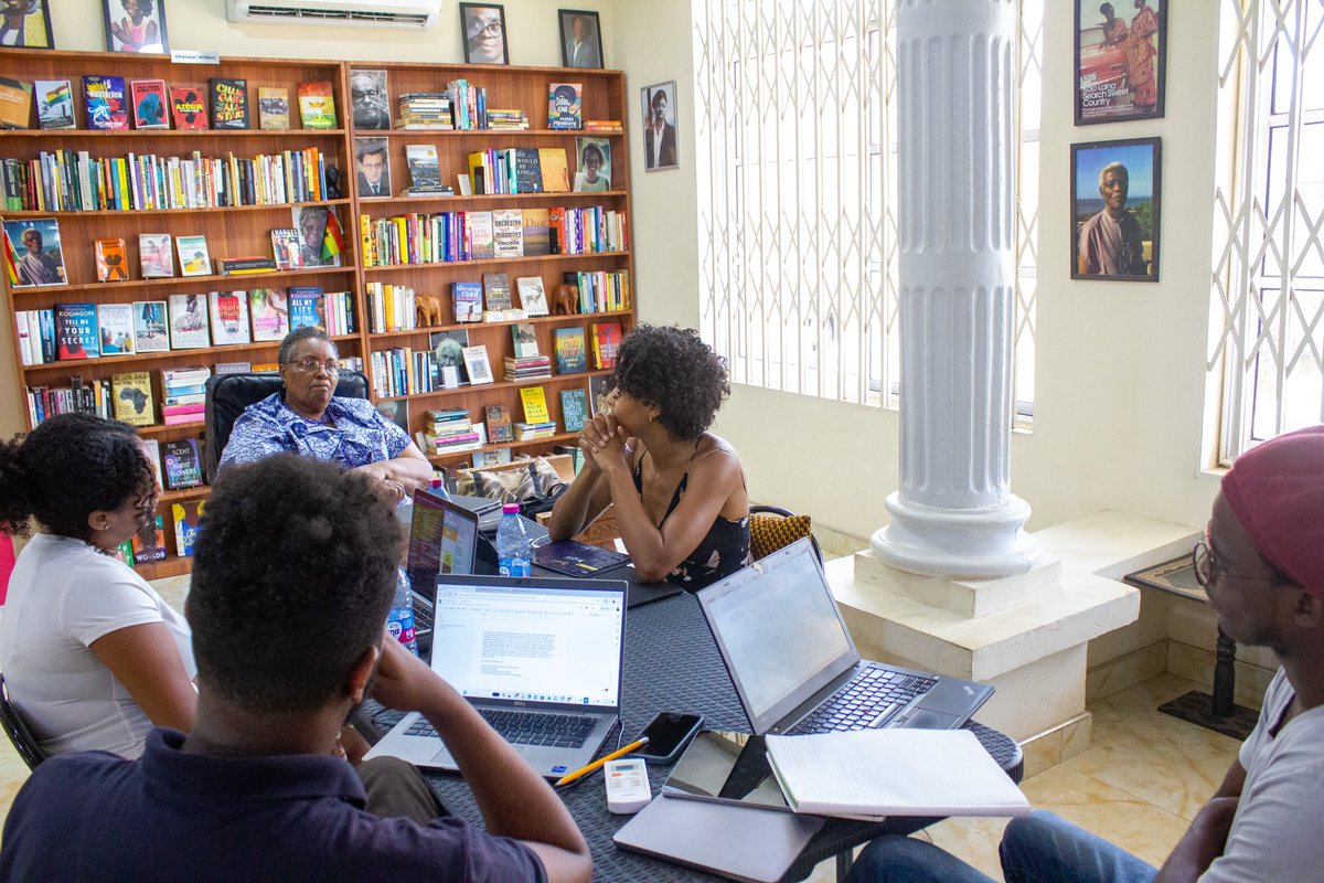 Sending a huge “Thank You!” to Professor Esi Sutherland 🇬🇭 for hosting a workshop at LOATAD for our Black Atlantic residents. We are grateful for her scholarship and for her generosity in spending time and sharing with our residents. 📷 @barrist #loatad #loatadblackatlantic
