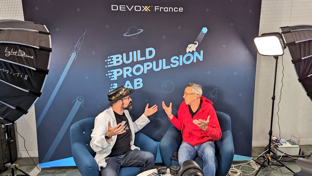 Yo Dawg! We heard you like #Devoxx so we set up Devoxx interviews at #DevoxxFR so you can hear about Devoxx from the founder of Devoxx!

P.S: Truly French style conversation 🇫🇷