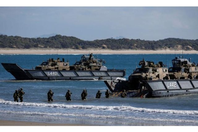 tech_warfare's tweet photo. Australia Planning A$36B-A$44B Investment into Landing Craft, HIMARS, Helicopters
https://t.co/uleYhS5rDJ
#Australia #defenseministry #investment #landingcraft #HIMARS #missilesystems #BlackHawk #Apache #Chinook #IntegratedInvestmentProgram #littoralmaneuvergroup @DeptDefenceAU https://t.co/jWUaiHZLP2