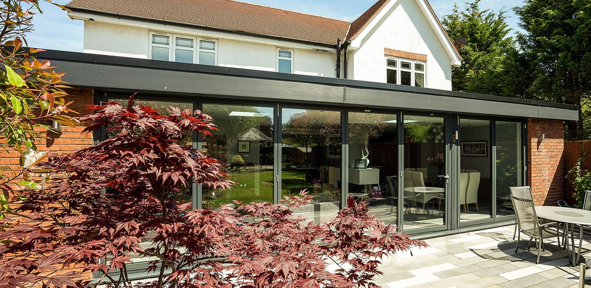 A stunning set of aluminium bifold doors.

johnknightglass.co.uk/case-studies/a…