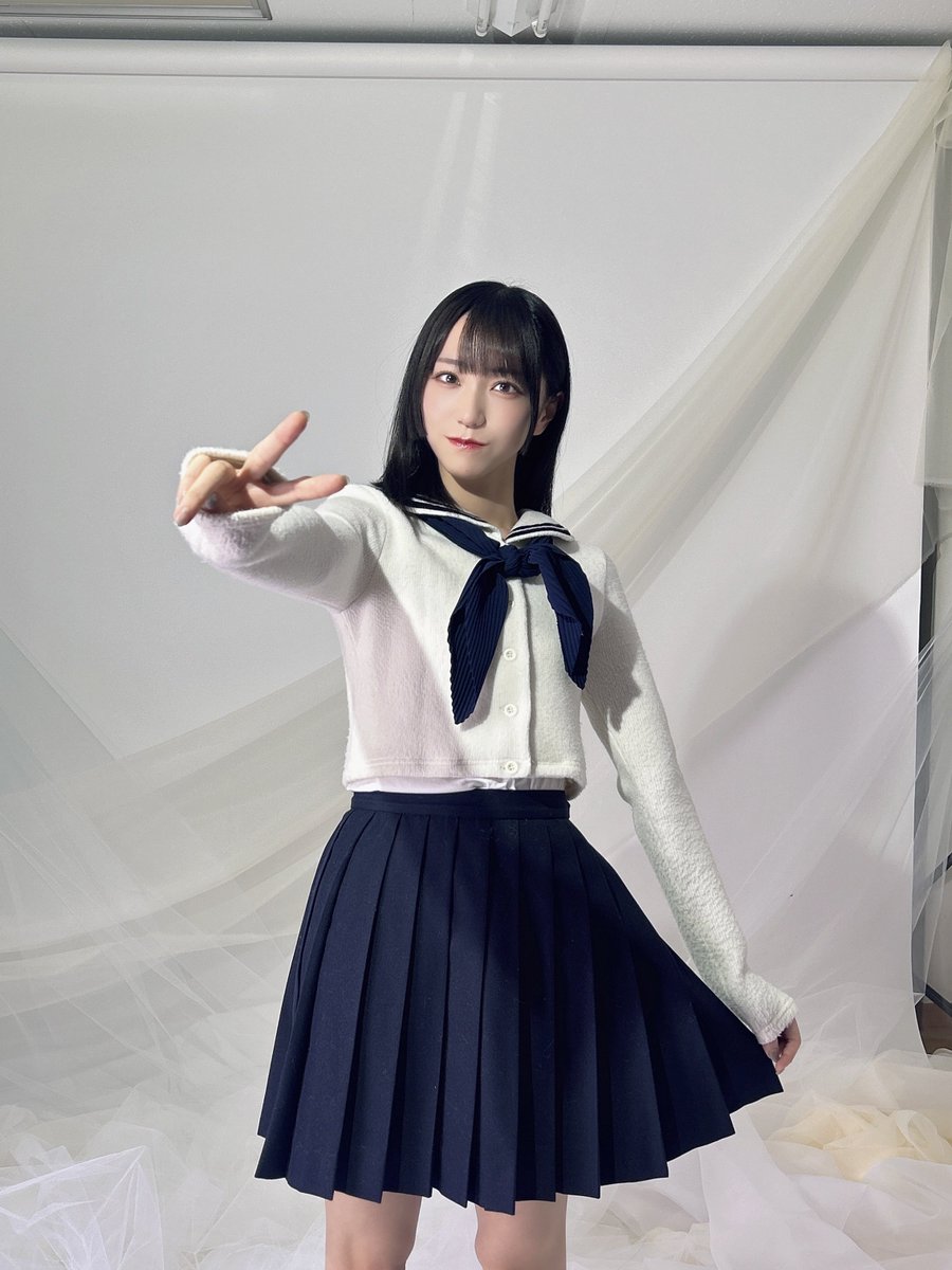 今年の生誕グッズ ⸝ こちらの衣装にしました🎀🤍 久しぶりに前髪わけ