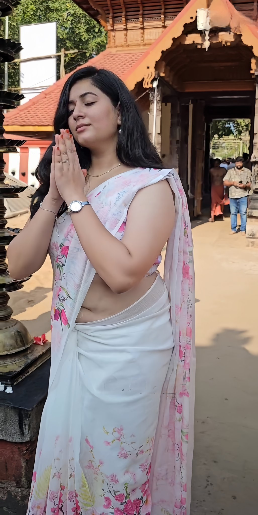 GLhZGutWkAADaGZ?format=jpg&name=large