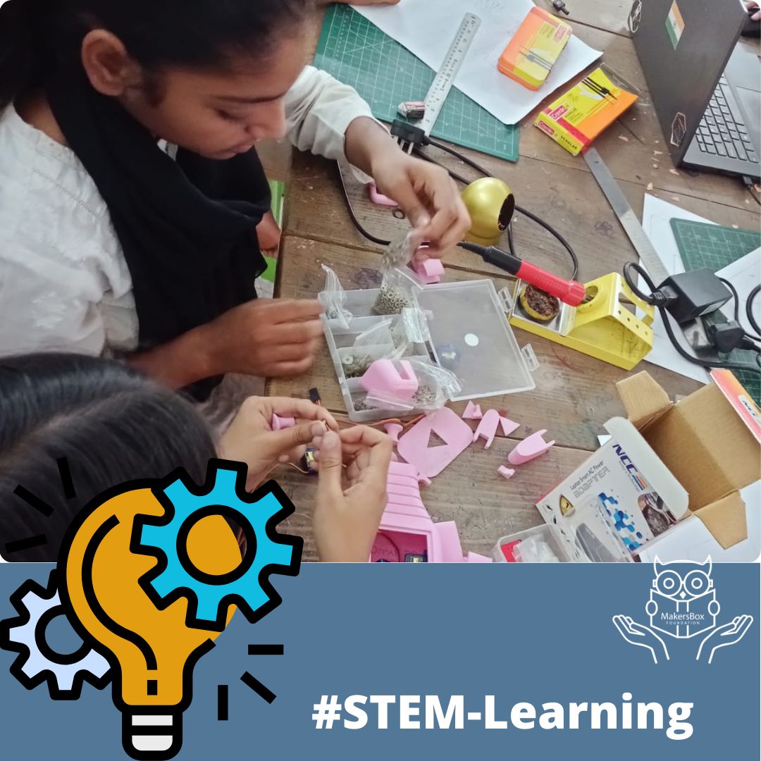 At #Makersbox, students collaborate to assemble a robot using parts printed on a 3D printer. They also creatively express ideas on provided sheets. This fosters innovation and creates a dynamic learning environment. #STEM #StemEd #RoboticsLearning #21stcenturyskills #StemLearning