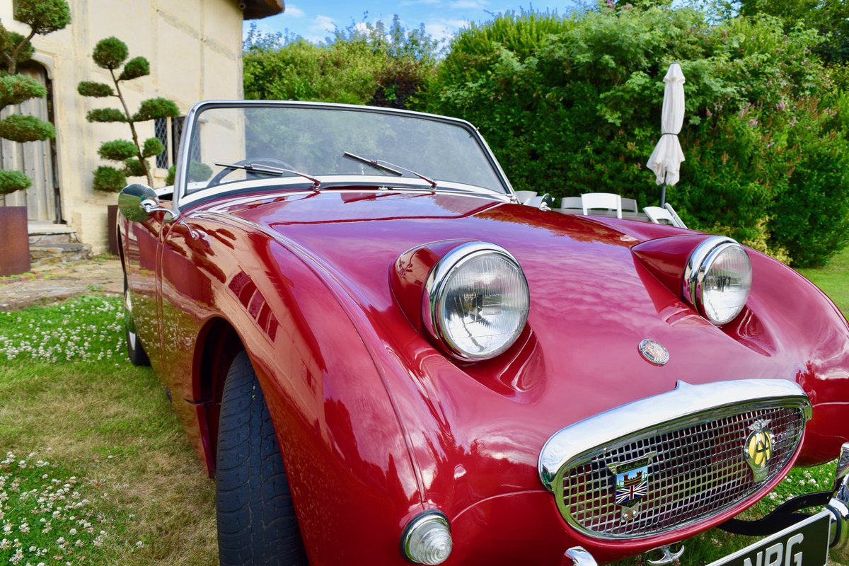 Life is entirely what you make it – make it totally fun in a classic convertible! This Frogeye Sprite you can hire from rentclassiccars.co.uk