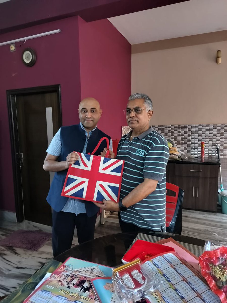 Courtesy meeting with Mr Bharat Dave, Deputy Head of Mission, British Deputy High Commission Kolkata. 
I handed him a calendar with an idol of Lakshmi Ganesh and a picture of Ramlala of Ayodhya.