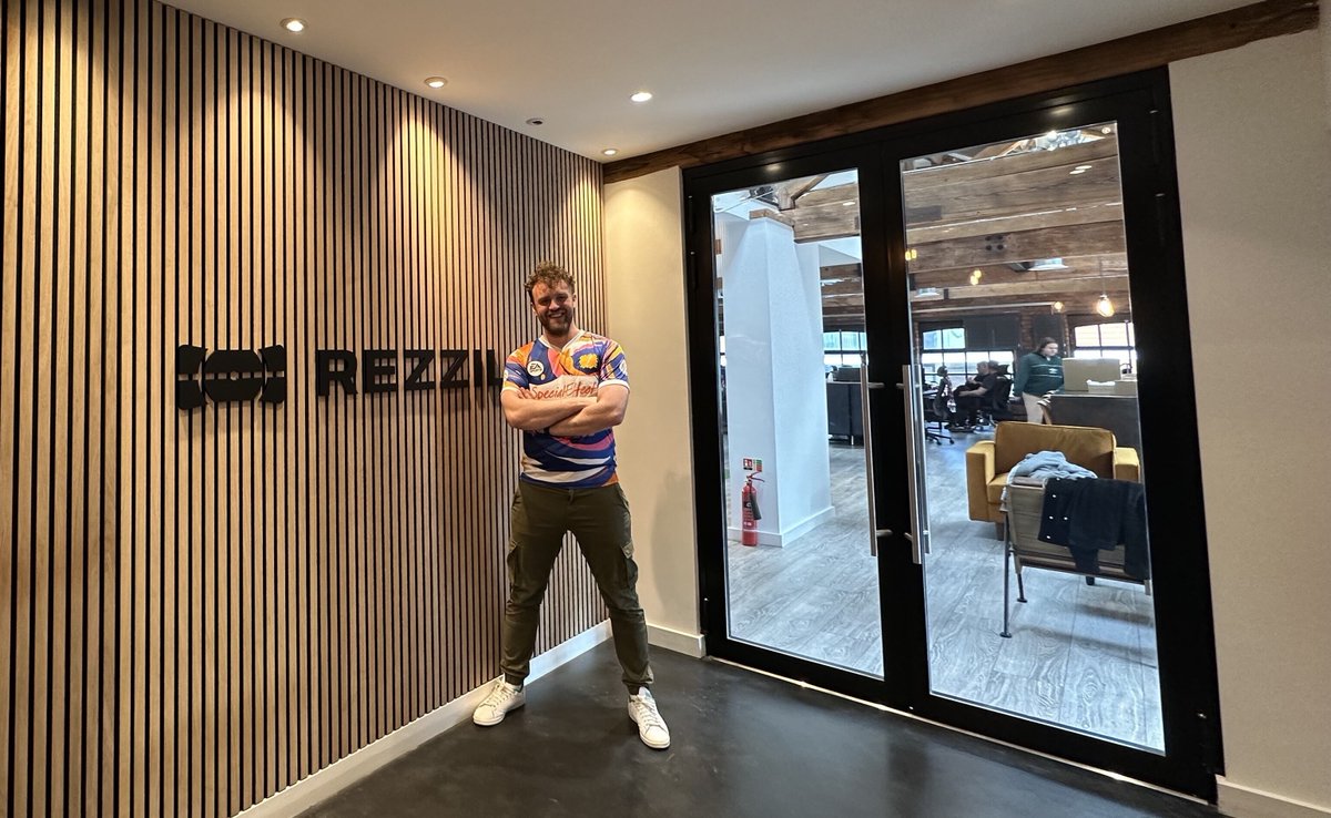 Great to welcome Liam from @SpecialEffect to our office today! We're looking forward to putting Liam through his paces on Rezzil Index. ⚽🔥