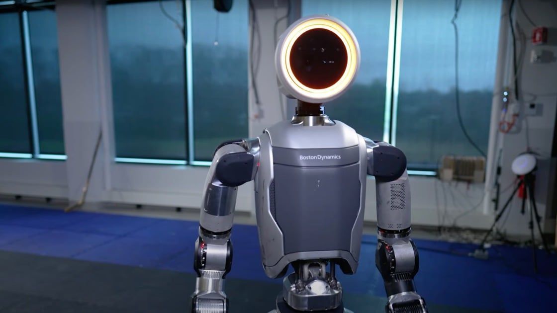 Boston Dynamics' New Atlas #Robot Is Here: Will It Replace Your Job? buff.ly/4d4yZFA by @Michael_Kan v/ @PCMag #AI #FutureOfWork #Robotics Cc @SpirosMargaris @enricomolinari @pierrepinna @Nicochan33 @mikeflache @FelipefajardoP