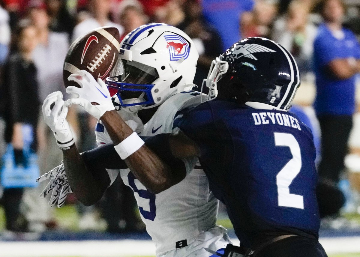 From walk-on to true freshman starter to a 3-year stretch of injuries to becoming one of the most popular players in the @247SportsPortal, it's been a winding career path for Rice CB Tre'Shon Devones. He talked with @247Sports about all of that & more. 247sports.com/article/rice-t…