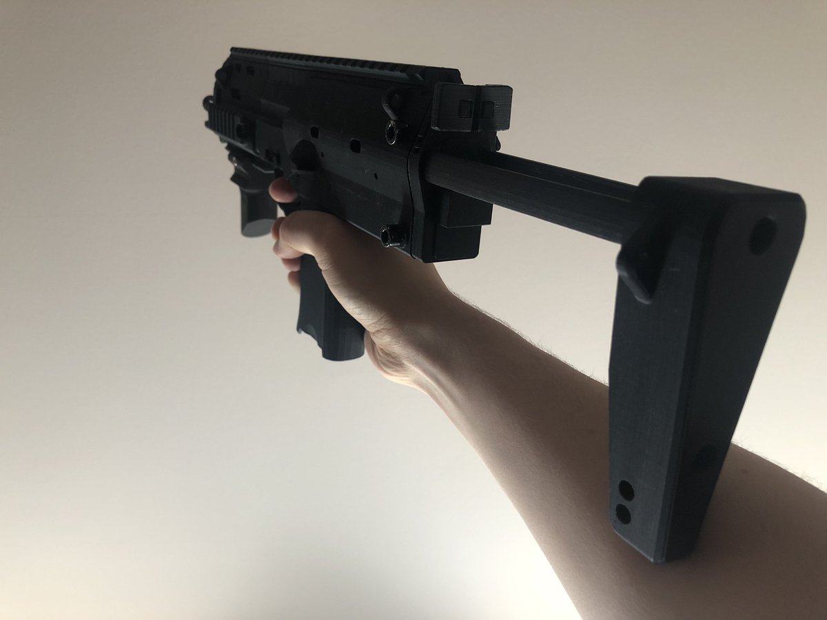 Rekingdrms's tweet image. 3D-Models for prop MP7 with moving parts.
• working charging handle + bolt carrier
• adjustable buttstock with locking mechanism
• can be disassembled like a real MP7
(• magazine release still wip)

Dm if interested