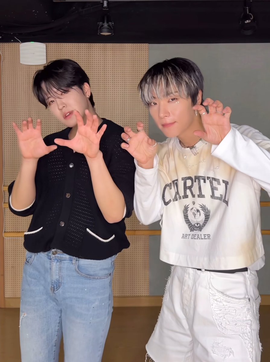 WYLATTE's tweet photo. another one for the onf weird shirts club... changyun CARTEL shirt https://t.co/4SsnjXp3Nx